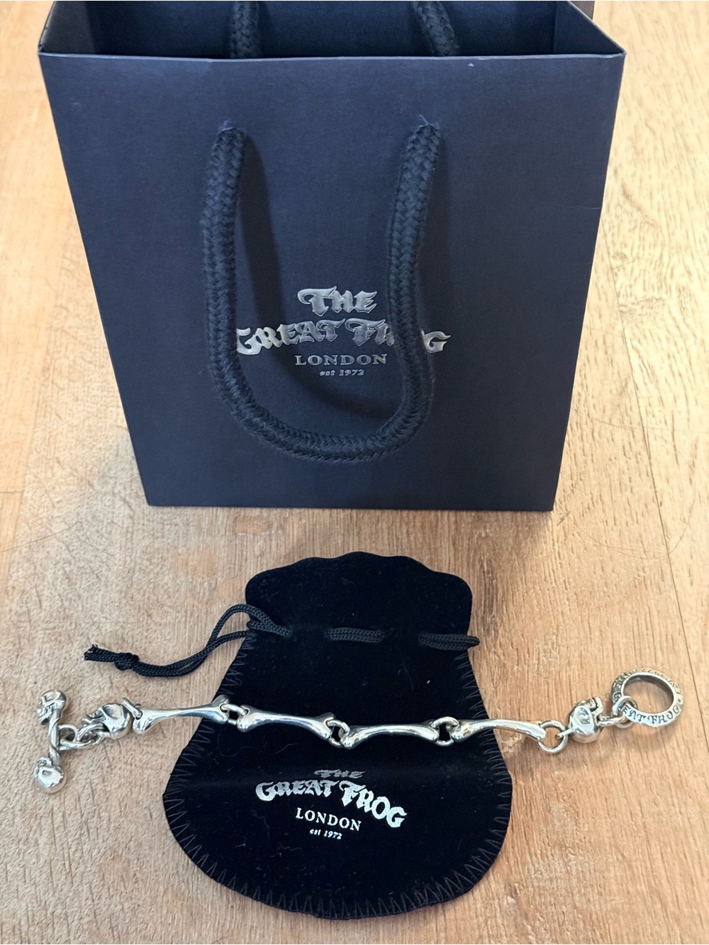 The Great Frog 925 Sterling Silver Bone Bracelet with Skull head